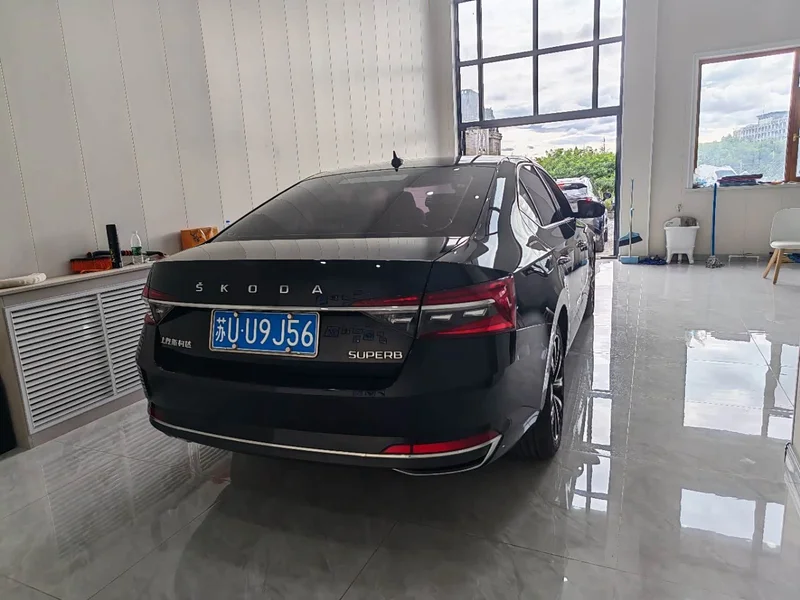 Skoda Superb — фото 4