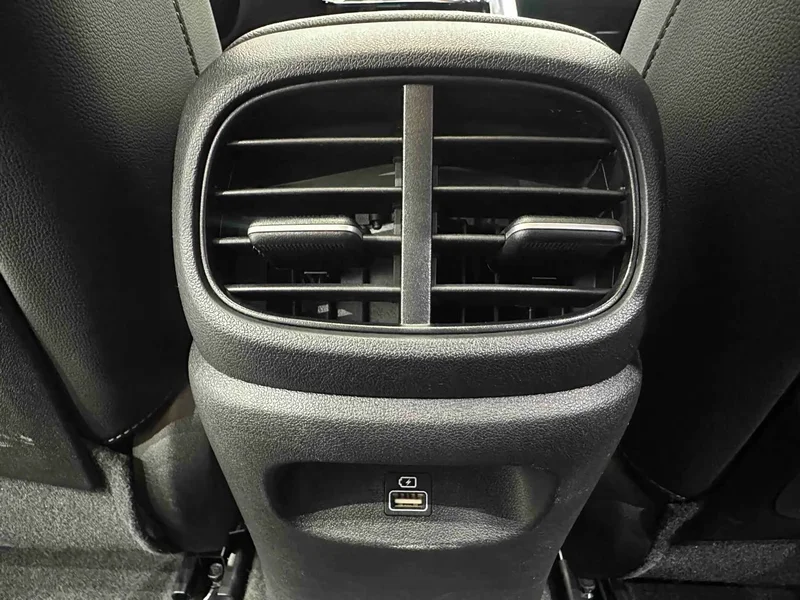 Hyundai Elantra — фото 15