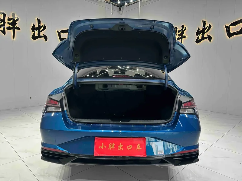 Hyundai Elantra — фото 17