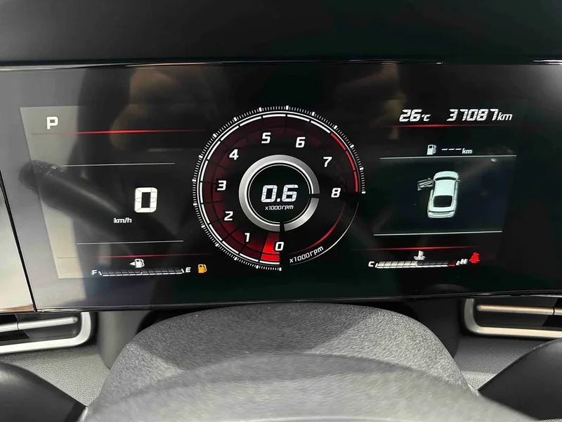 Hyundai Elantra — фото 10