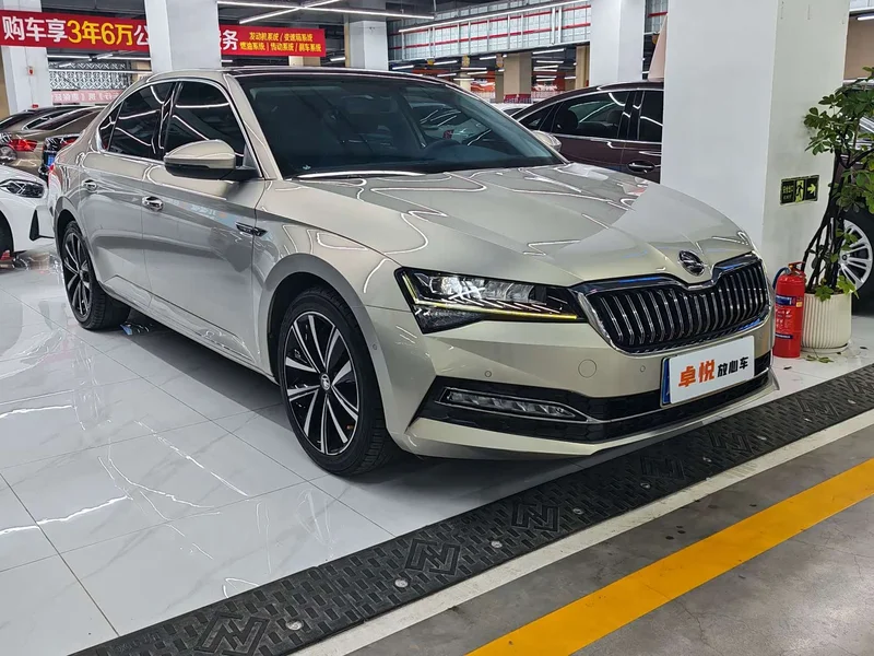 Skoda Superb — фото 3