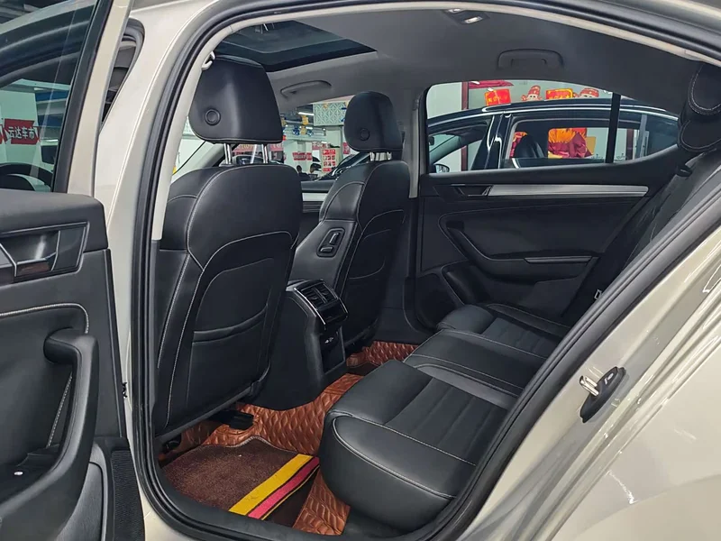 Skoda Superb — фото 7