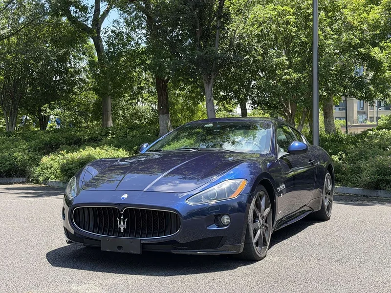 Maserati GranTurismo — фото 1