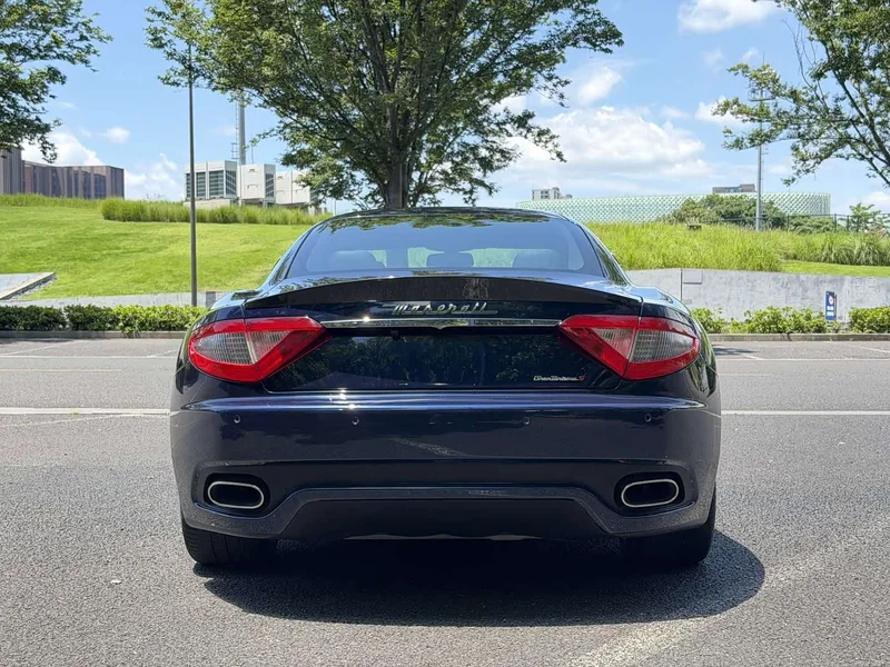 Maserati GranTurismo — фото 13