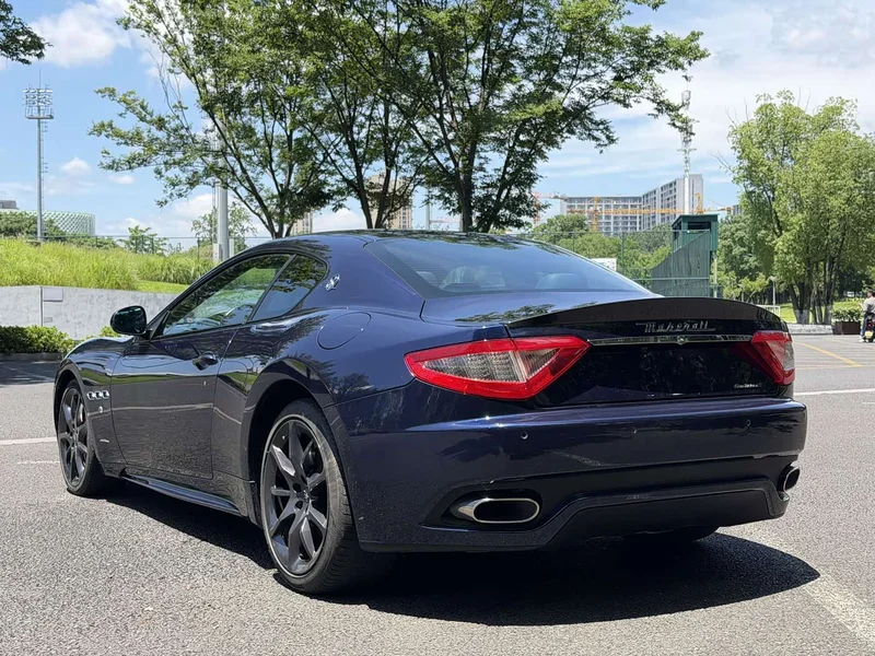 Maserati GranTurismo — фото 14