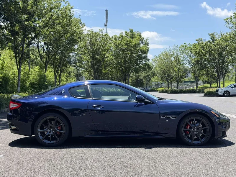 Maserati GranTurismo — фото 15