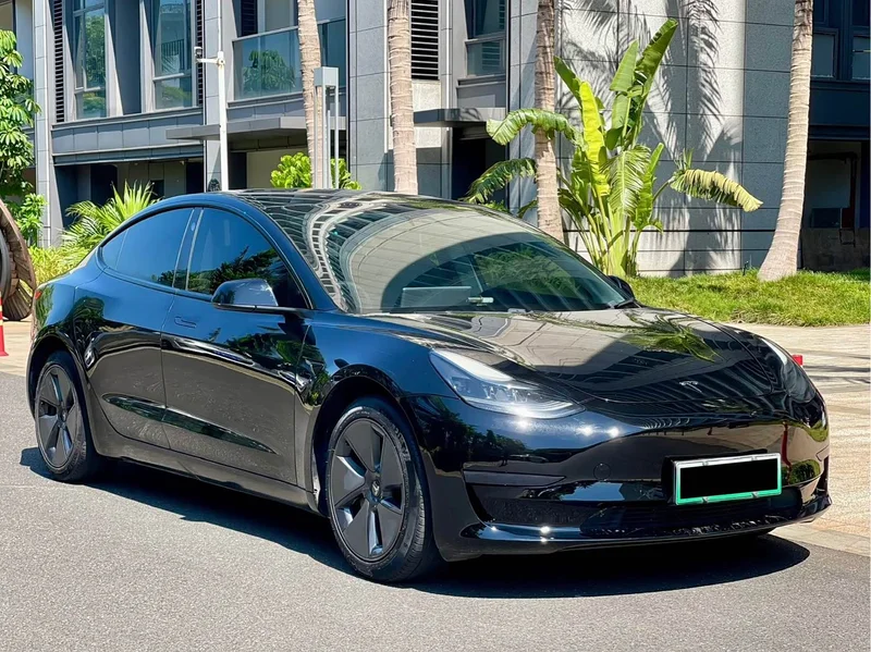 Tesla Model 3 — фото 3