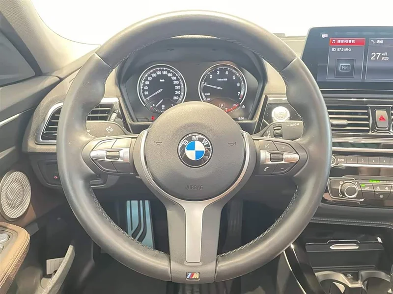 BMW 1-Series — фото 10