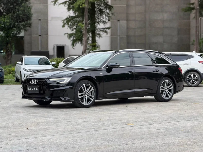 Audi A6 — фото 1