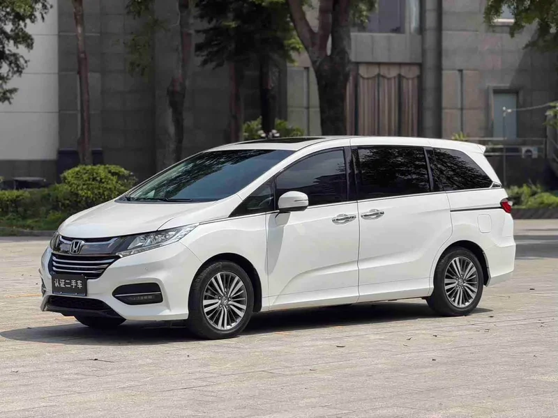 Honda Odyssey — фото 1