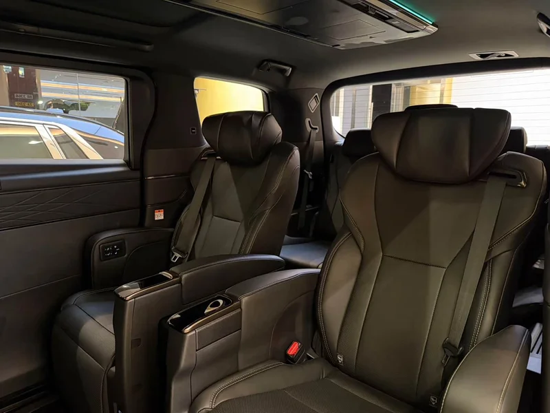 Toyota Alphard — фото 11