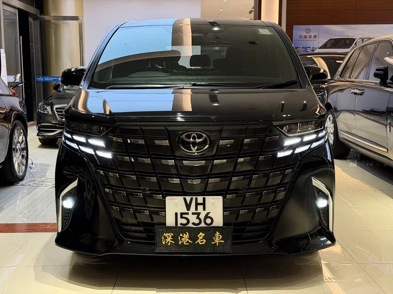 Toyota Alphard — фото 2