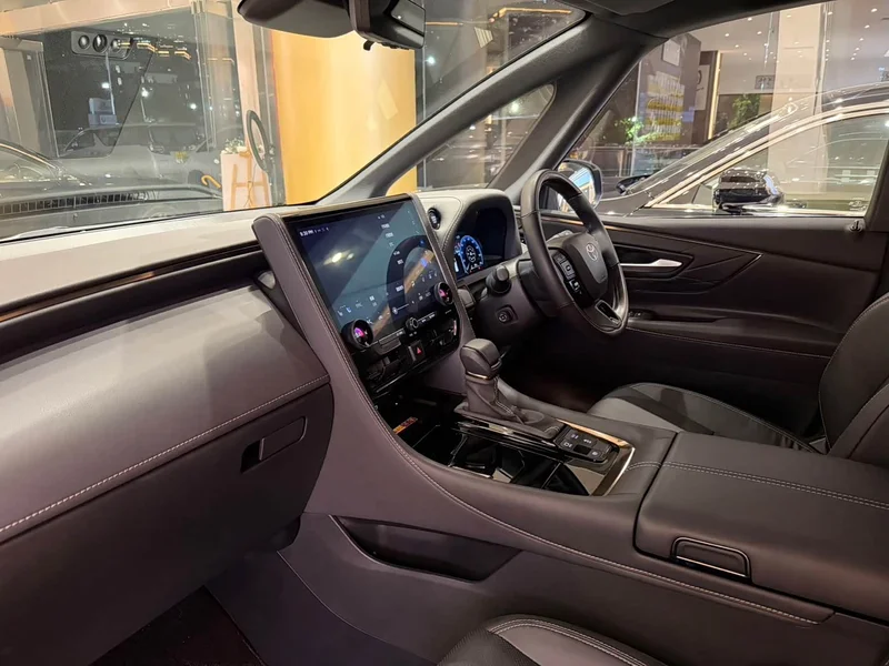 Toyota Alphard — фото 5