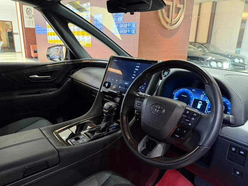 Toyota Alphard — фото 6
