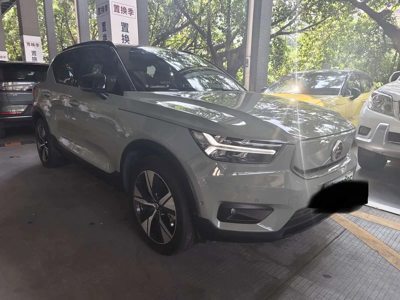 Volvo XC40 New Energy — фото 3
