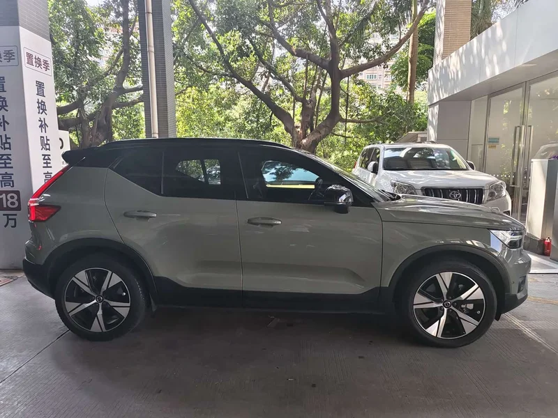 Volvo XC40 New Energy — фото 7