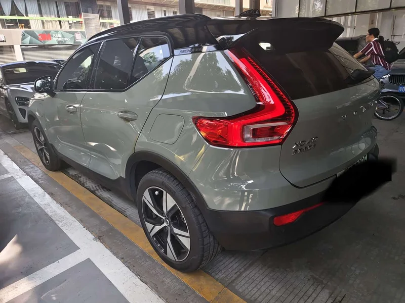 Volvo XC40 New Energy — фото 8