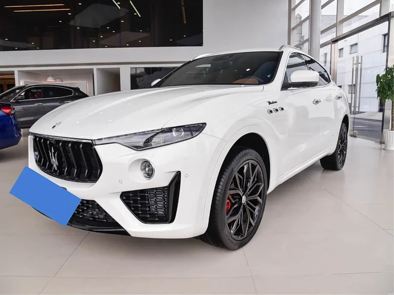 Maserati Levante — фото 1