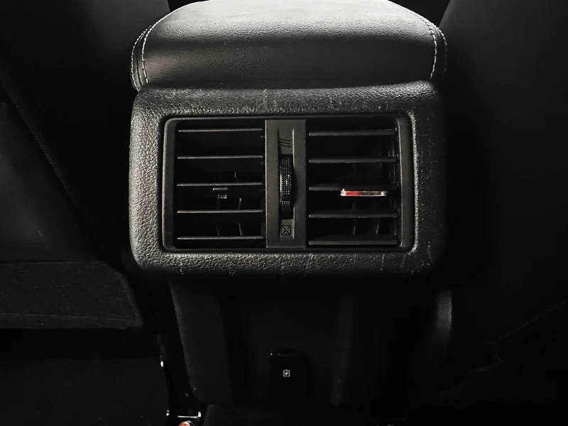 Mitsubishi Outlander — фото 15