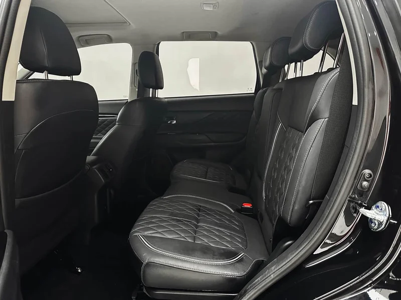 Mitsubishi Outlander — фото 21