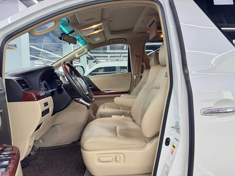 Toyota Alphard — фото 7
