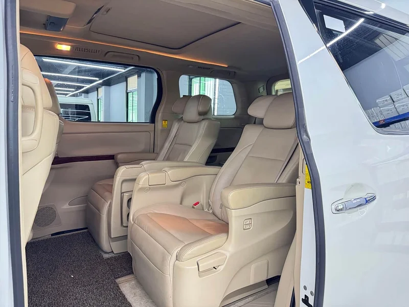 Toyota Alphard — фото 8