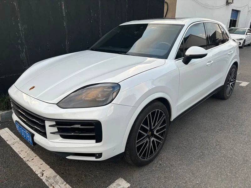 Porsche Cayenne — фото 1