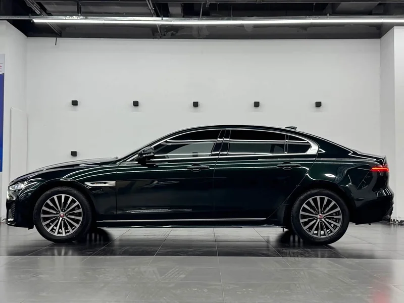Jaguar XEL — фото 12