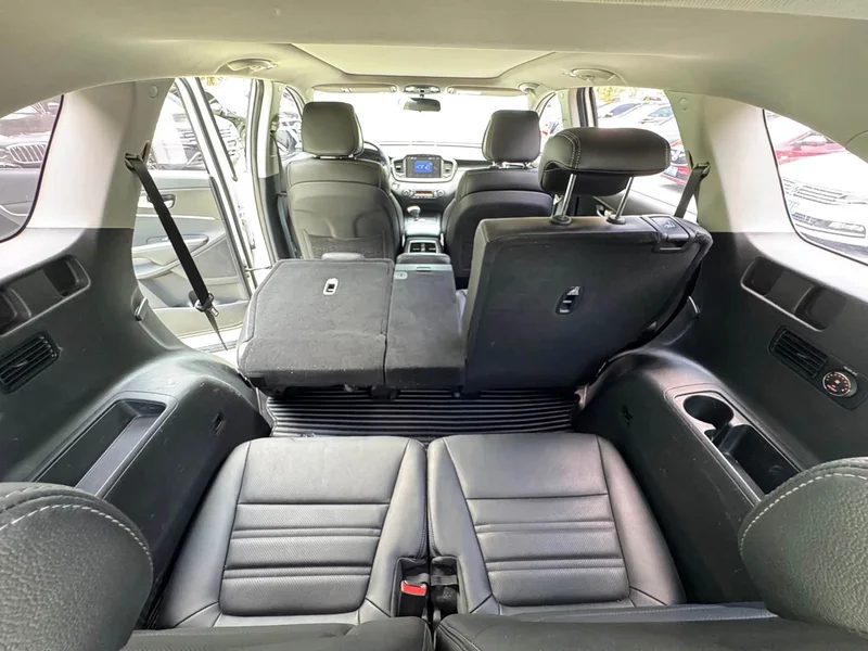 Kia Sorento — фото 14
