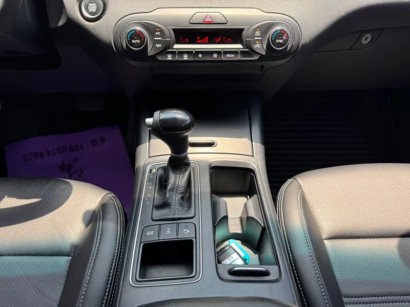 Kia Sorento — фото 18