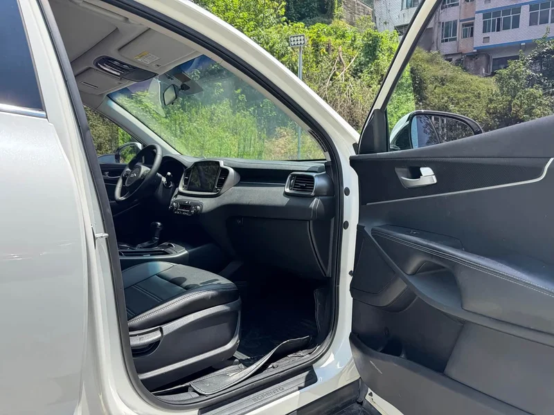 Kia Sorento — фото 22