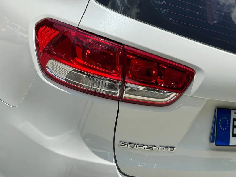 Kia Sorento — фото 24