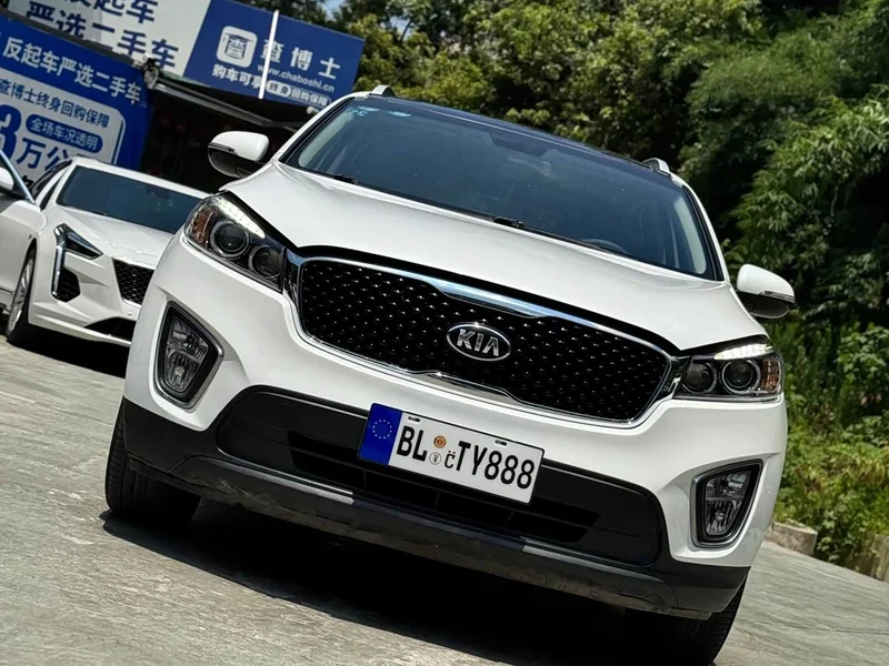 Kia Sorento — фото 5