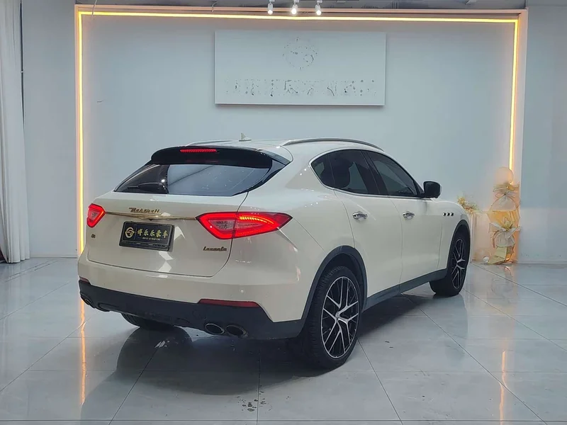 Maserati Levante — фото 16