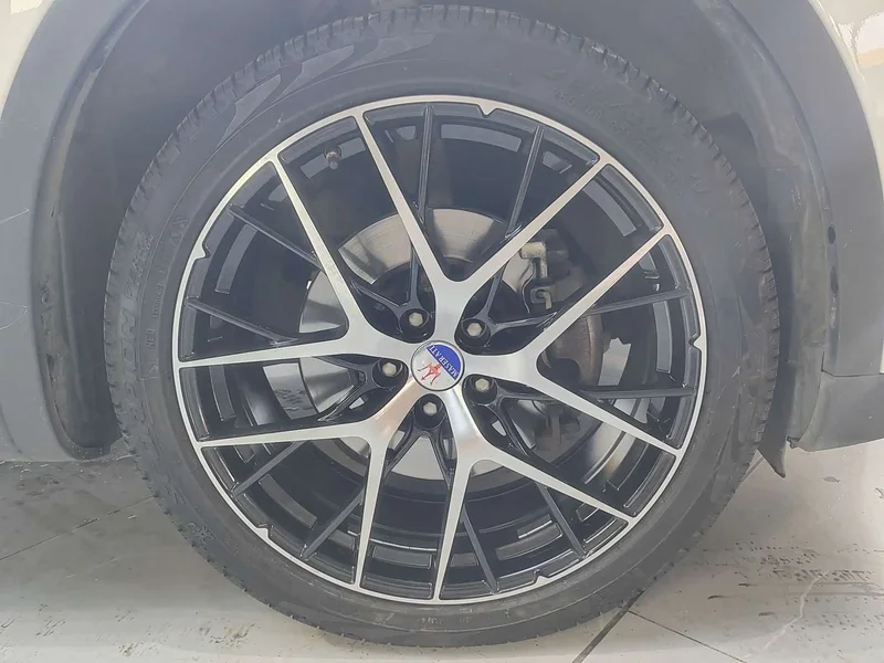 Maserati Levante — фото 19