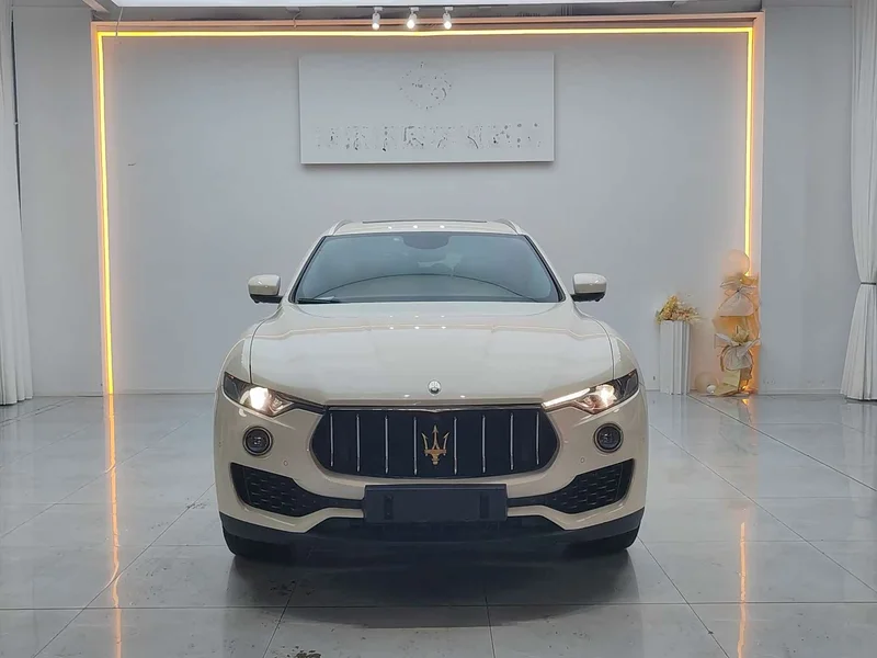Maserati Levante — фото 2