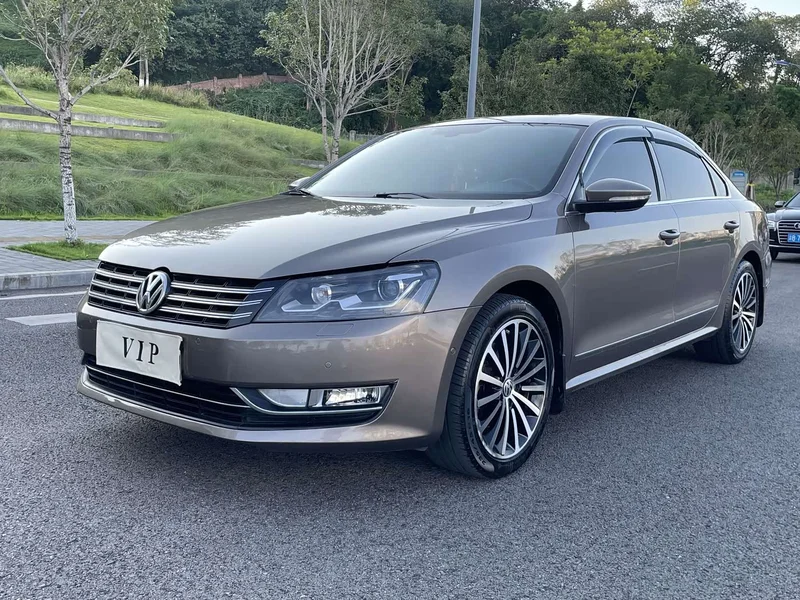 Volkswagen Passat — фото 1
