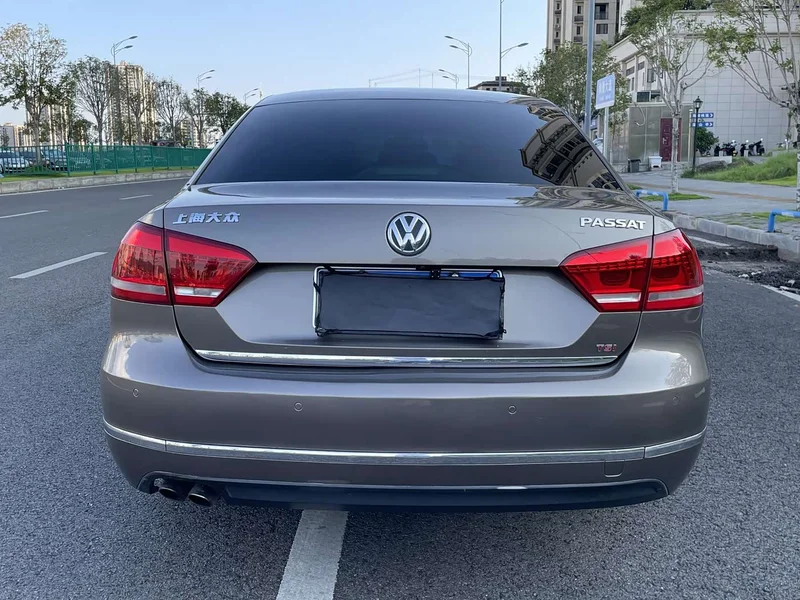 Volkswagen Passat — фото 5