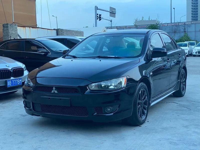 Mitsubishi Lancer EX — фото 1