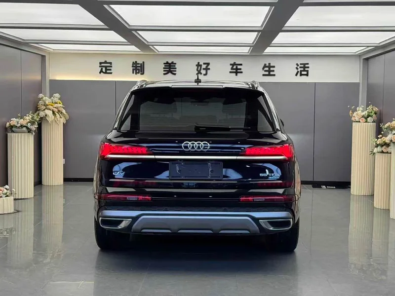 Audi Q7 — фото 8