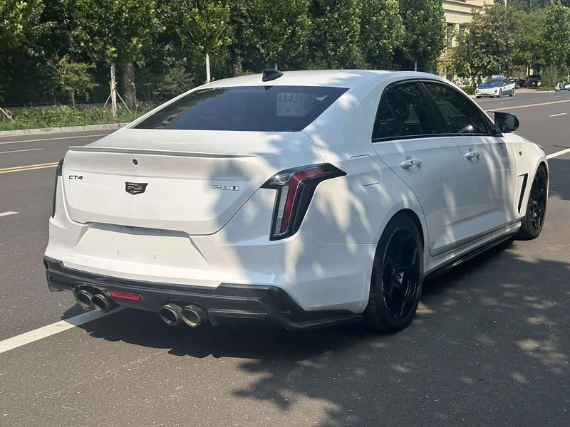 Cadillac CT4 — фото 14