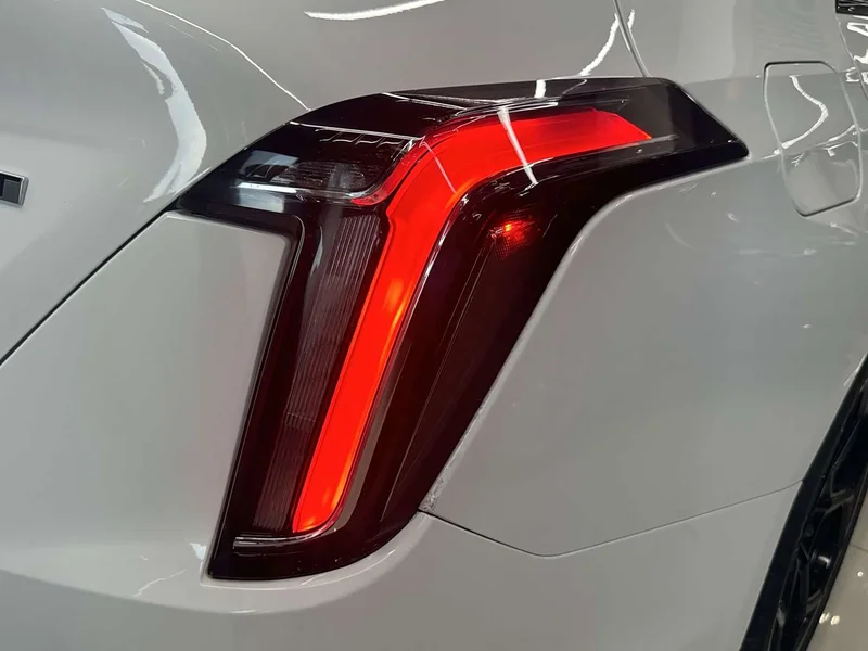 Cadillac CT4 — фото 16