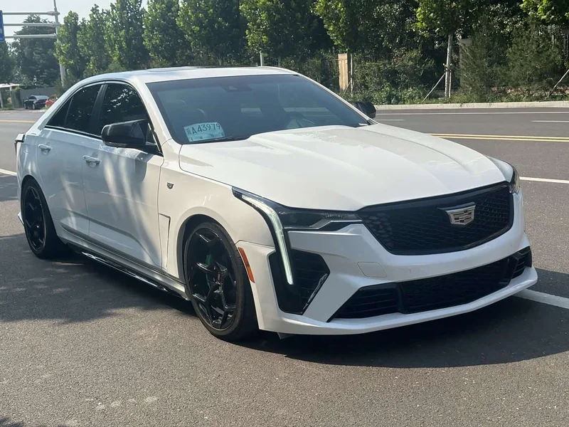 Cadillac CT4 — фото 2
