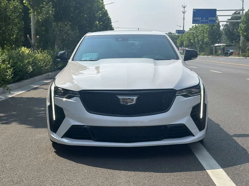 Cadillac CT4 — фото 3