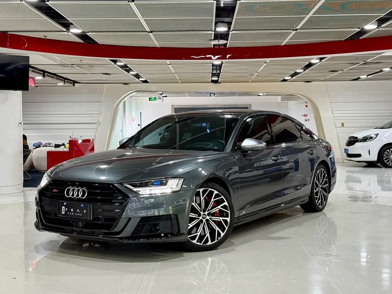 Audi S8