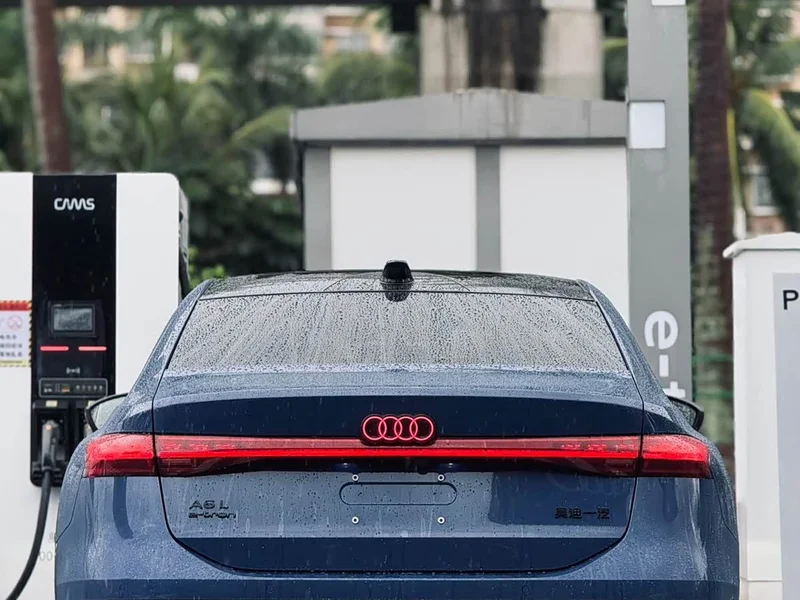 Audi A6L — фото 15