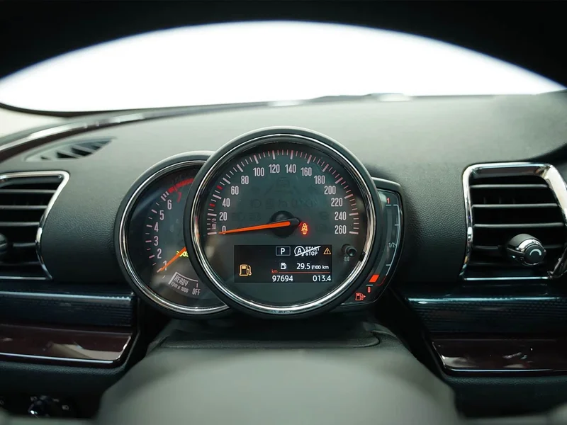 MINI CLUBMAN — фото 12