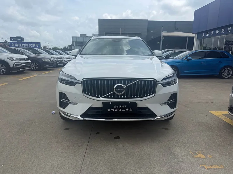 Volvo XC60 — фото 2