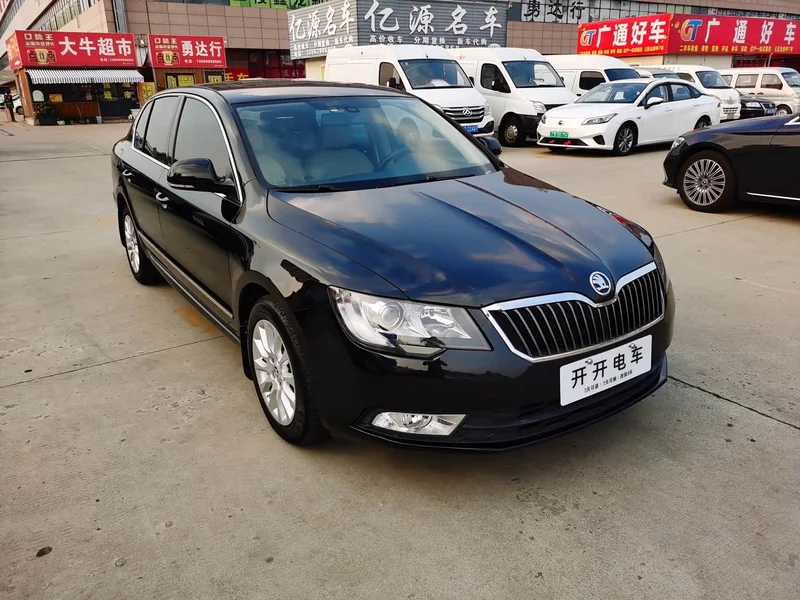 Skoda Superb — фото 3