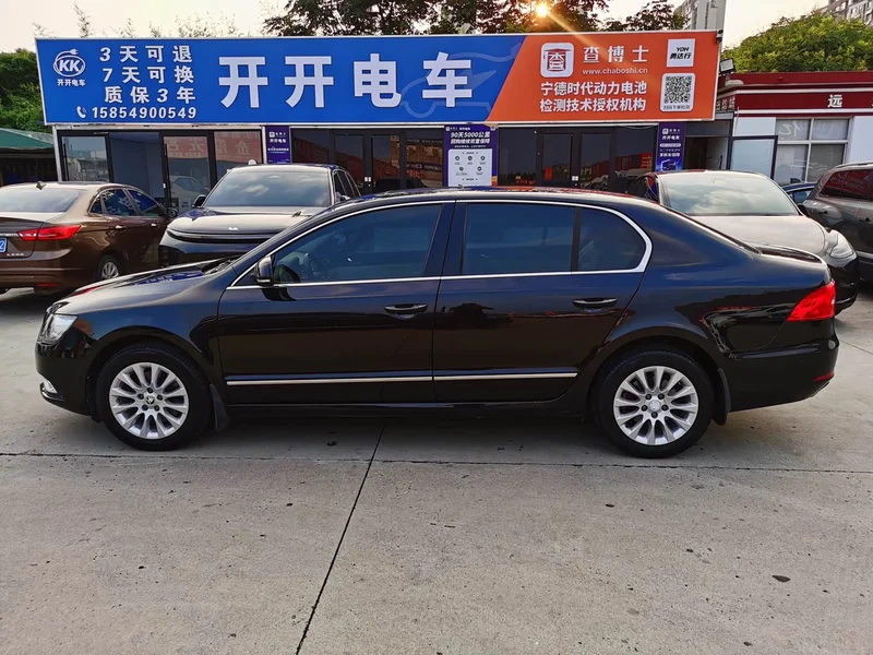 Skoda Superb — фото 4